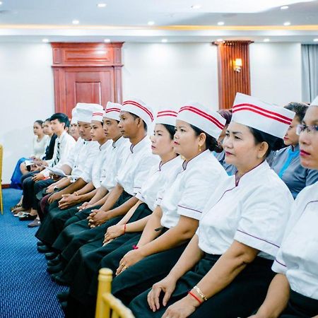 Kampong Thom Royal Hotel Bagian luar foto