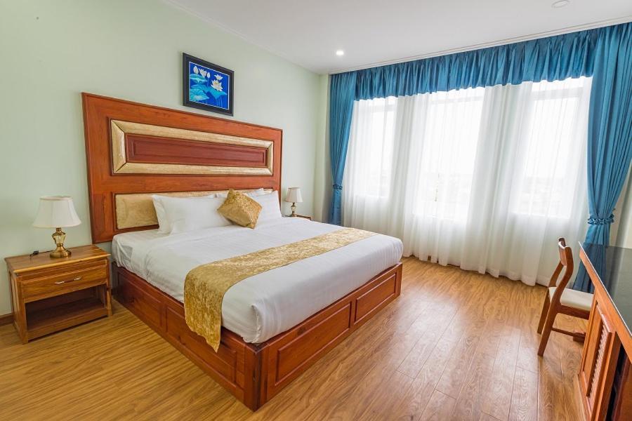 Kampong Thom Royal Hotel Bagian luar foto
