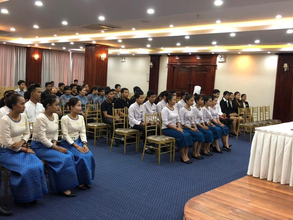 Kampong Thom Royal Hotel Bagian luar foto
