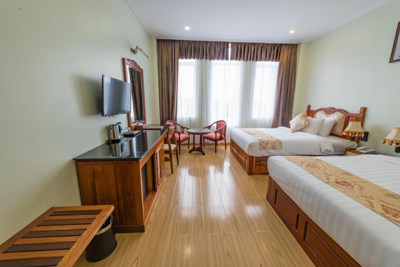 Kampong Thom Royal Hotel Bagian luar foto