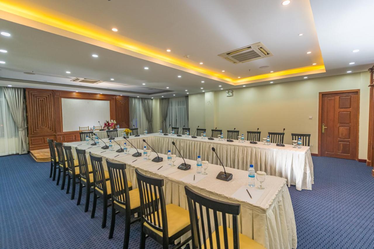 Kampong Thom Royal Hotel Bagian luar foto